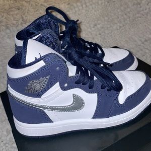 ‘Midnight Navy’ - Jordan 1 Retro High OG (PS) 11C | White/ Metallic Silver